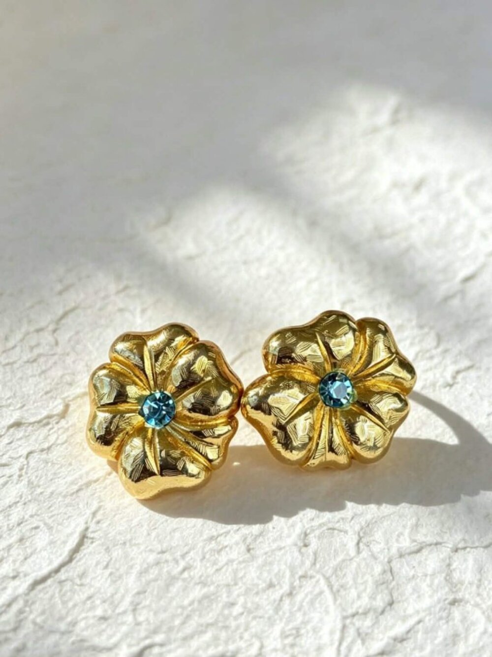 Vintage Authentic Carolina Herrera clip earrings
